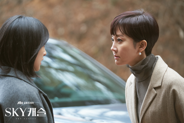 극중 한서진이 김혜나와 설전을 벌이는 모습. 자료출처=jTBC.