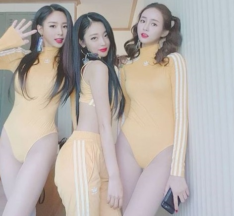 사진. 카밀라 인스타그램