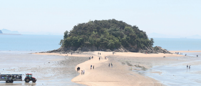 선재도 아래 목섬. 출처=한국의 섬 - 인천광역시·경기도