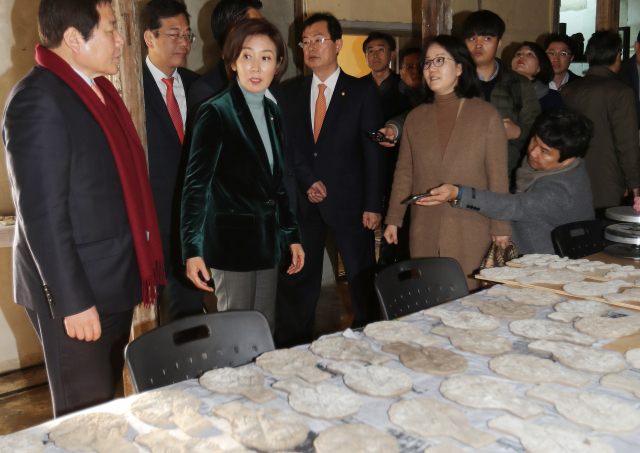 나경원 자유한국당 원내대표와 