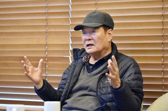 김주영 작가는 신작 