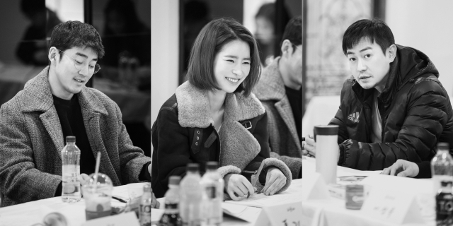 윤계상(강이안 역), 임지연(문진아 역), 박용우(박실장 역). 네이버 영화
