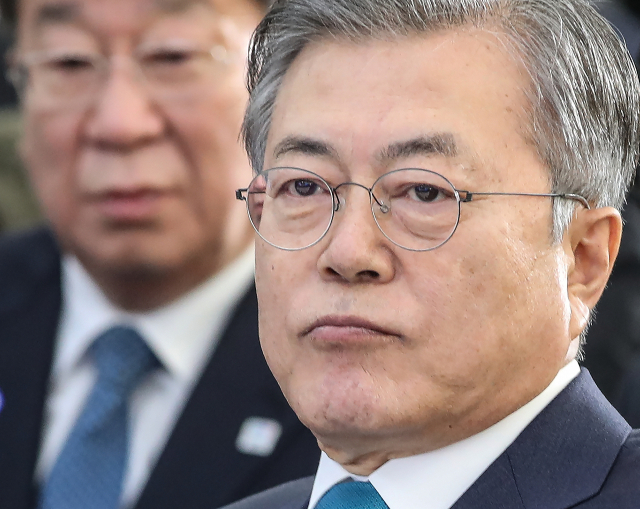 문재인 대통령이 지난달 31일 오후 광주광역시 서구 광주시청에서 열린 