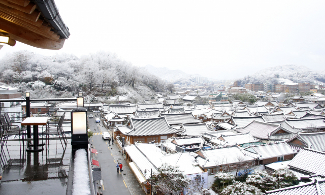 전주 한옥마을 전경.전주한옥마을은 한국인이 꼭 가봐야 할