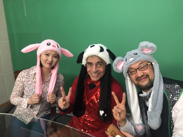 줄리안 코바체프 대구시향 상임 지휘자가 14일(목) 오후 야수와 미녀TV 