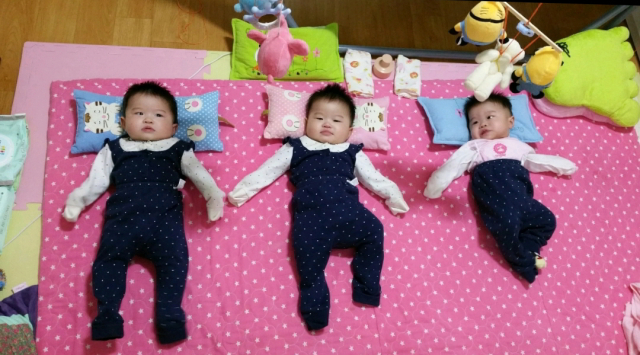 엄마는 진영이를 보면 항상 잘 챙겨주지 못한 것 같아 미안하다. 그럴때마다 진영이는 엄마를 꼭 끌어안는다. 우태욱 기자 woo@imaeil.com