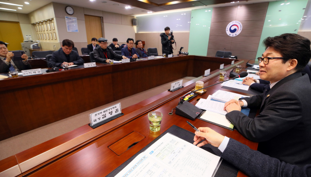 조명래 환경부 장관이 18일 세종시 정부세종청사 환경부에서 열린 