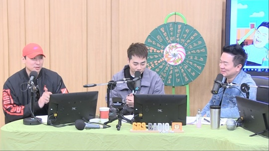 왼쪽부터 라이머, 뮤지, DJ 김태균. SBS 컬투쇼 보이는 라디오 캡쳐