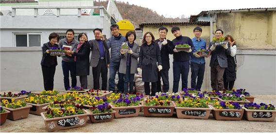 포항환경학교 수료식 후 봄꽃 나누기
