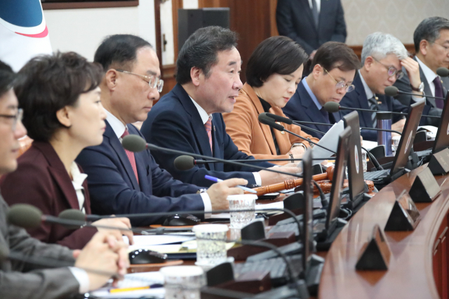 이낙연 국무총리가 5일 정부서울청사에서 열린 국무회의에서 발언하고 있다. 연합뉴스