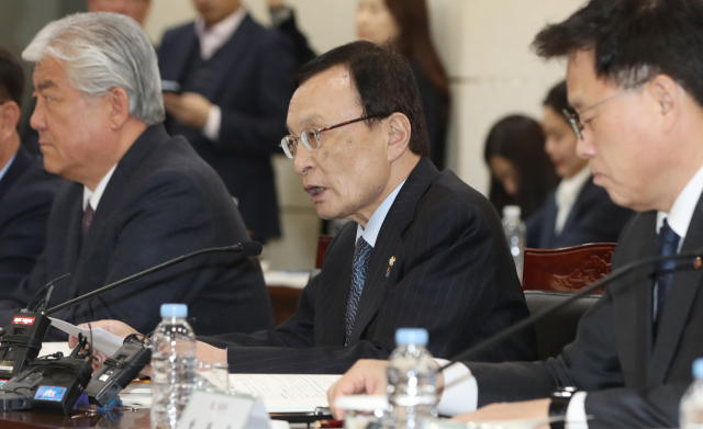 더불어민주당 이해찬 대표가 13일 오후 울산시청에서 열린 예산정책협의회에 참석해 발언하고 있다. 연합뉴스