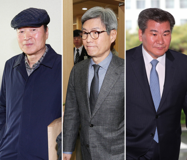 대구은행 수성구청 펀드 보전 사건 재판이 열린 13일 오전 대구은행 전직 은행장들이 동시에 법정으로 들어서고 있다. 왼쪽부터 이 화언하춘수 전 은행장, 현재 구속 수감돼 있는 박인규 전 은행장(매일신문 DB).