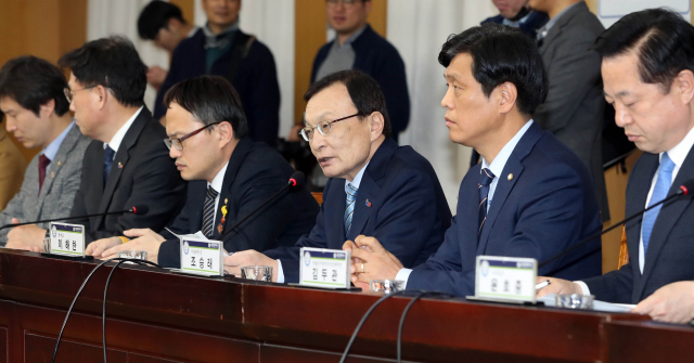 더불어민주당 이해찬 대표가 15일 오전 대전시청에서 열린 시·민주당 예산정책협의회에서 발언하고 있다. 연합뉴스