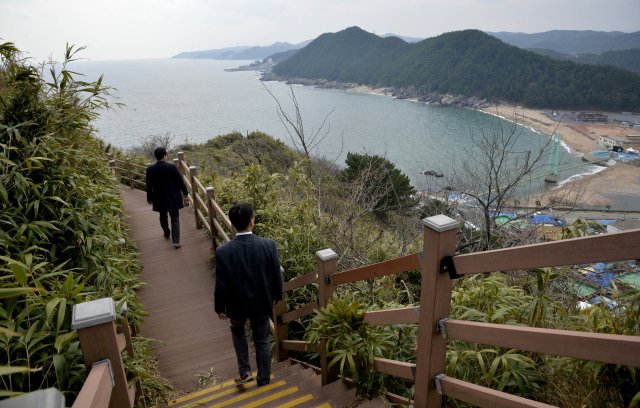 괴시리 전통마을은 고려말 성리학자 목은 이색 선생의 탄생지이자 조선시대 전통가옥들로 고색창연한 영양 남씨 집성촌이다.이채근 기자 mincho@imaeil.com