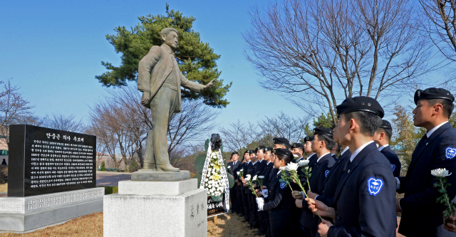 대구가톨릭대학교는 2011년부터 안중근연구소를 중심으로 매년 3월 26일 안중근 의사의 순국일을 맞아 추모식를 갖고 있다. 사진은 지난해 안중근 의사 순국일 추모식. 매일신문 DB