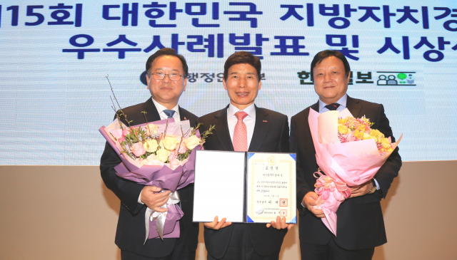 대구 달서구청(구청장 이태훈·가운데)은 21일 서울 코엑스홀에서 열린 