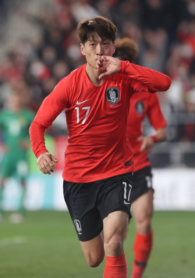 22일 오후 울산 문수축구경기장에서 열린 대한민국 남자 축구대표팀과 볼리비아의 평가전. 이청용이 골을 넣고 환호하고 있다. 연합뉴스