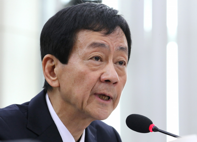 진영 행정안전부 장관 후보자가 27일 오전 국회 행정안전위원회 인사청문회에서 질의에 답하고 있다. 연합뉴스