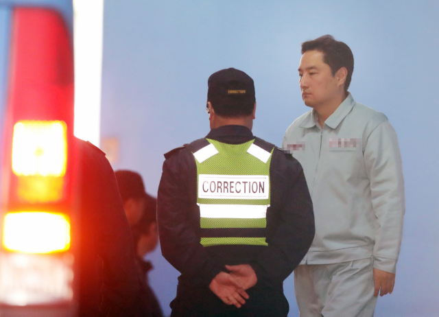 자신과 불륜설이 불거졌던 유명 블로거 