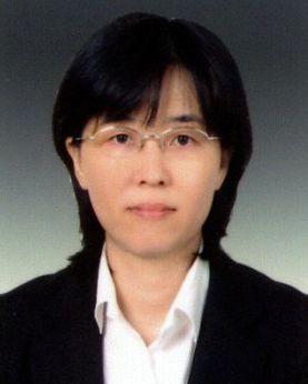 문재인 대통령은 20일 이미선 서울중앙지법 부장판사를 임기 6년의 헌법재판관으로 지명했다. 연합뉴스