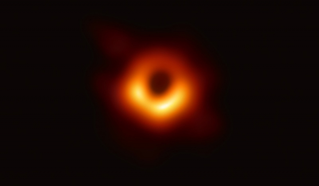 국내 천문학자를 포함한 사건지평선망원경(EHT·Event Horizon Telescope) 연구진은 거대은하 