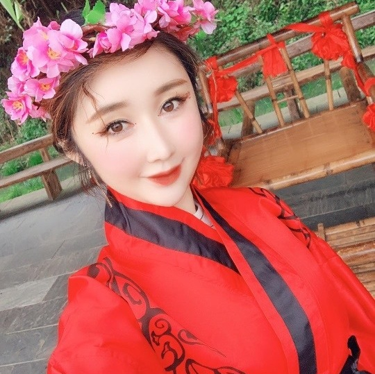 사진. 성은채 sns