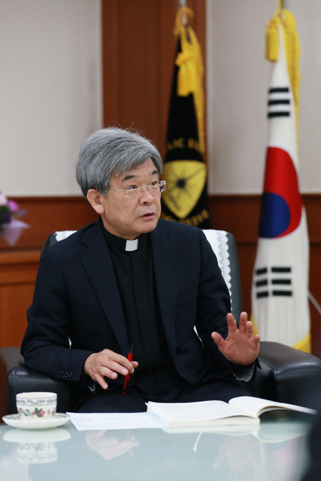 김정우 대구가톨릭대학교 총장은 4차 산업시대가 도래함에 따라 학교의 혁신과 지역 발전을 위해 맞춤형 소프트웨어 관련 교육의 필요성을 강조했다. 대구가톨릭대 제공
