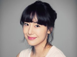 배우 윤정희가 최근 딸을 출산했다는 소식이 알려졌다. 온라인 커뮤니티