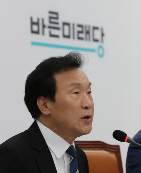바른미래당 손학규 대표가 15일 오전 국회에서 열린 최고위원회의에서 발언하고 있다. 연합뉴스