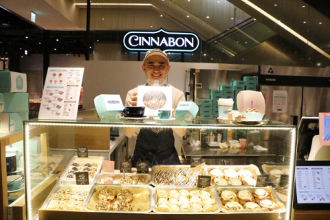 대구신세계 지하 1층 스위트파크에 시나본(CINNABON) 매장이 최근 새로 열렸다. 인도네시아 정글의 깨끗한 자연에서 만들어지는 최상급 