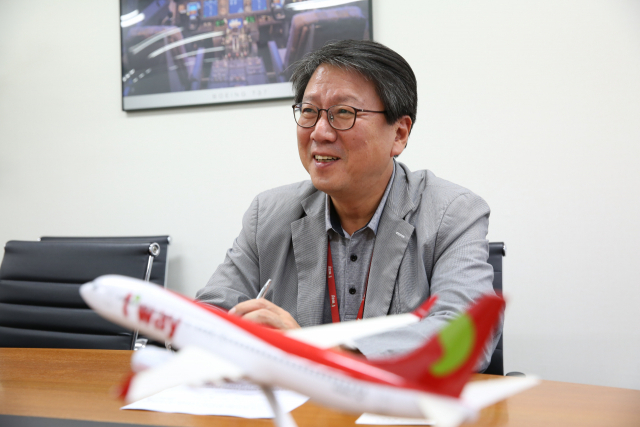 대구 취항 5주년을 맞아 지난 15일 대구 인터불고호텔에서 만난 정홍근(61) 티웨이항공 대표이사는 대구경북을 