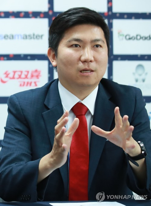 유승민 IOC 선수위원 겸 대한탁구협회 부회장이 22일 대전 충무체육관 미디어룸에서 향후 남북단일팀 국제대회 출전과 관련한 국제탁구연맹과 남북간 협의 결과에 대해 설명하고 있다. 연합늏스