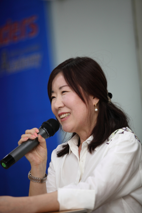 소설가 전경린 씨가 22일 매일 탑 리더스 아카데미를 찾아 괴테의