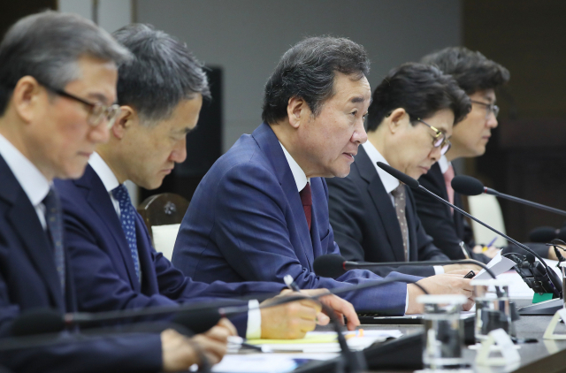 이낙연 국무총리가 25일 세종시 정부세종청사에서 열린 국정현안점검조정회의에서 모두발언하고 있다. 연합뉴스