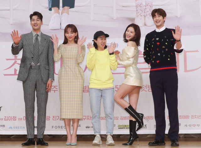 배우 김영광(왼쪽부터), 진기주, 이광영 감독, 김재경, 구자성이 3일 서울 양천구 목동 SBS 사옥에서 열린 드라마 