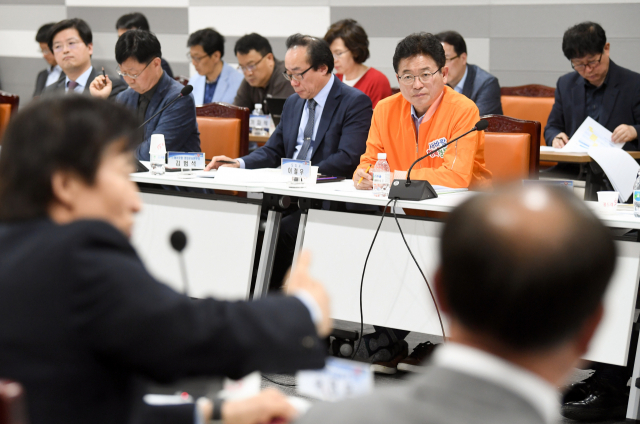 8일 경북도청에서 열린 대구경북 통합신공항 추진단 킥오프 회의에서 이철우 경상북도지사가 회의를 주재하고 있다. 경북도 제공