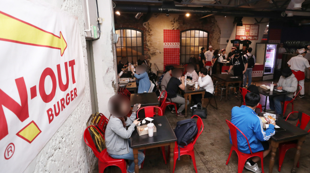 22일 서울 강남구 바비레드 강남점에 마련된 미국 대표 버거 브랜드 