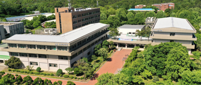 영남대학교 사범대학 전경. 영남대 제공