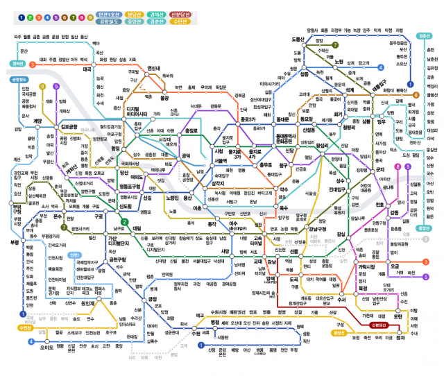 수도권 전철 노선도. 서울을 중심으로 파주, 인천, 아산, 춘천 등 광역권으로 뻗어 나간 모습이 보인다. 서울시설공단 제공.