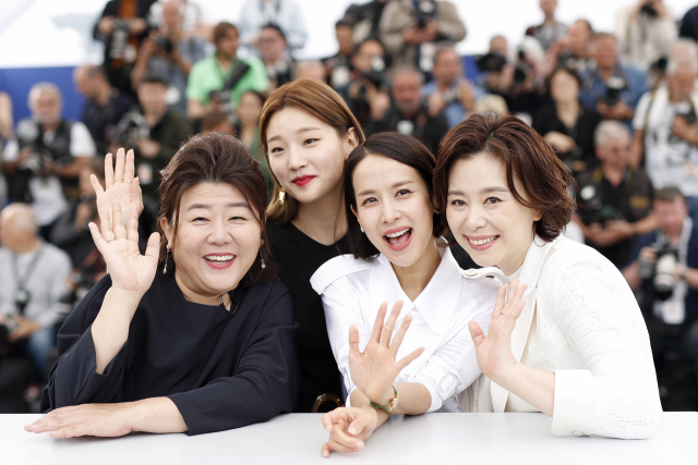 22일(현지시간) 프랑스 칸에서 열린 제72회 칸국제영화제 경쟁부문 진출작