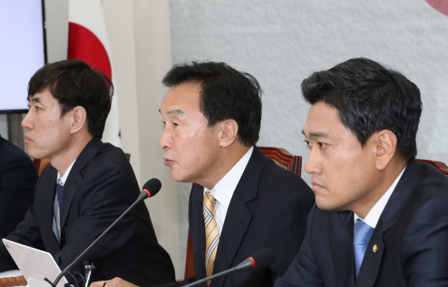 바른미래당 손학규 대표가 27일 국회에서 열린 최고위원회의에서 발언하고 있다. 연합뉴스