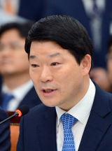 김찬돈 부장판사.