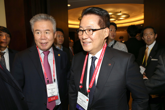 민주평화당 박지원 의원이 지난 14일 서울 중구 신라호텔에서 열린 2019 아시안리더십컨퍼런스 개회식에 입장하고 있다. 연합뉴스