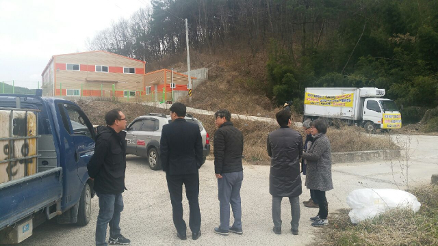 지난 4월 고령군 성산면 송곡리에서 첫 번째 발견된 불법 의료폐기물 적치장. 이채수 기자