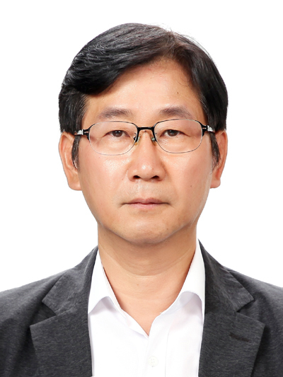 문재인 대통령은 4일 신임 홍보기획비서관에 정구철 중소기업중앙회 상임감사를 임명했다. 연합뉴스