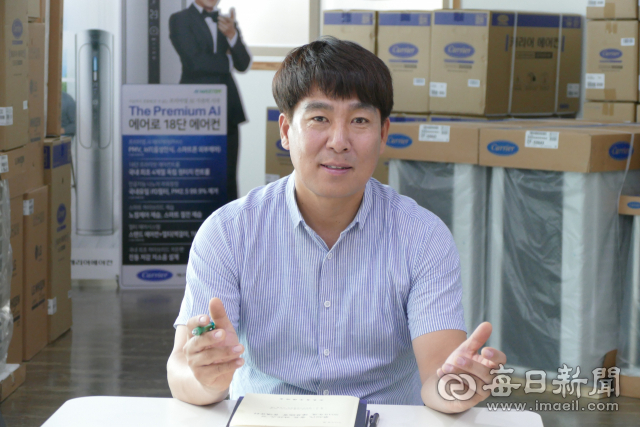 파란협동조합은 지역의 소외계층과 경력단절여성을 채용해 다시 경로당 등 노약자를 대상으로 환원사업을 벌이는 사회적협동조합으로의 전환을 목표로 활동하고 있다. 김영진 기자