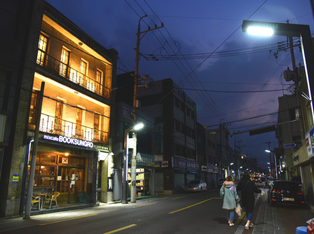 대구역 인근 북성로에 들어선 가게들. 매일신문 DB