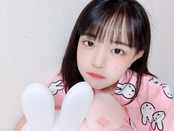 트위치 스트리머 잼미가 10일 포털 사이트 실시간 검색어에 등장하는 등 화제다. 잼미