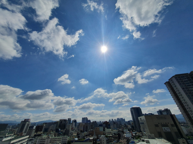 12일 초복을 맞은 대구의 청명한 하늘이 보는 이의 마음까지 화창하게 만들었다. 사진 매일신문 독자서비스국 이광우