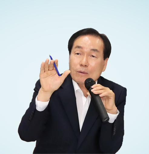 김주수 의성군수가 행정 만족도 조사 결과를 설명하고 있다. 의성군 제공